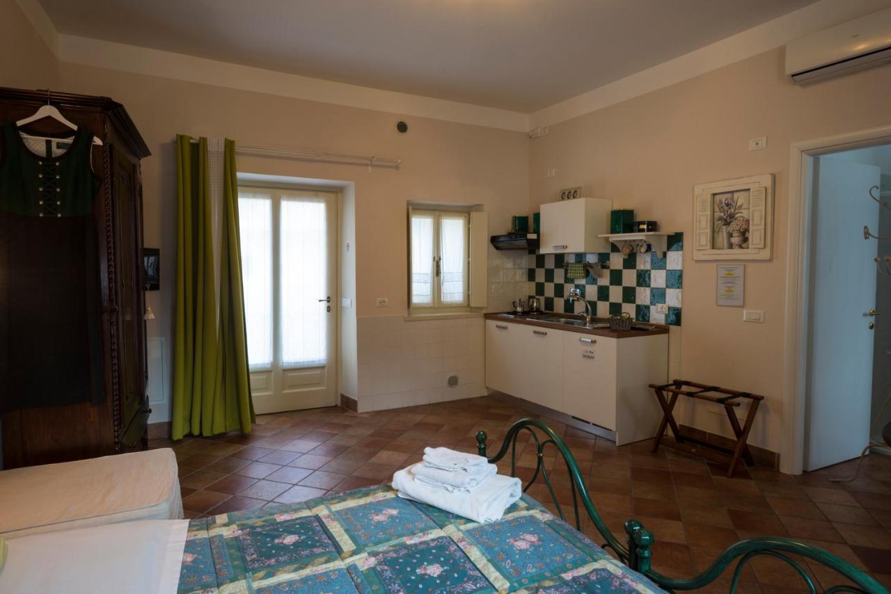 فيناريا ريالي Residence La Pera Bugiarda المظهر الخارجي الصورة
