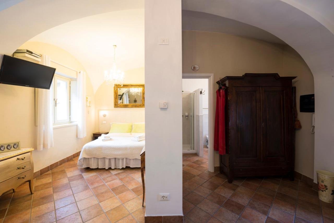 فيناريا ريالي Residence La Pera Bugiarda المظهر الخارجي الصورة